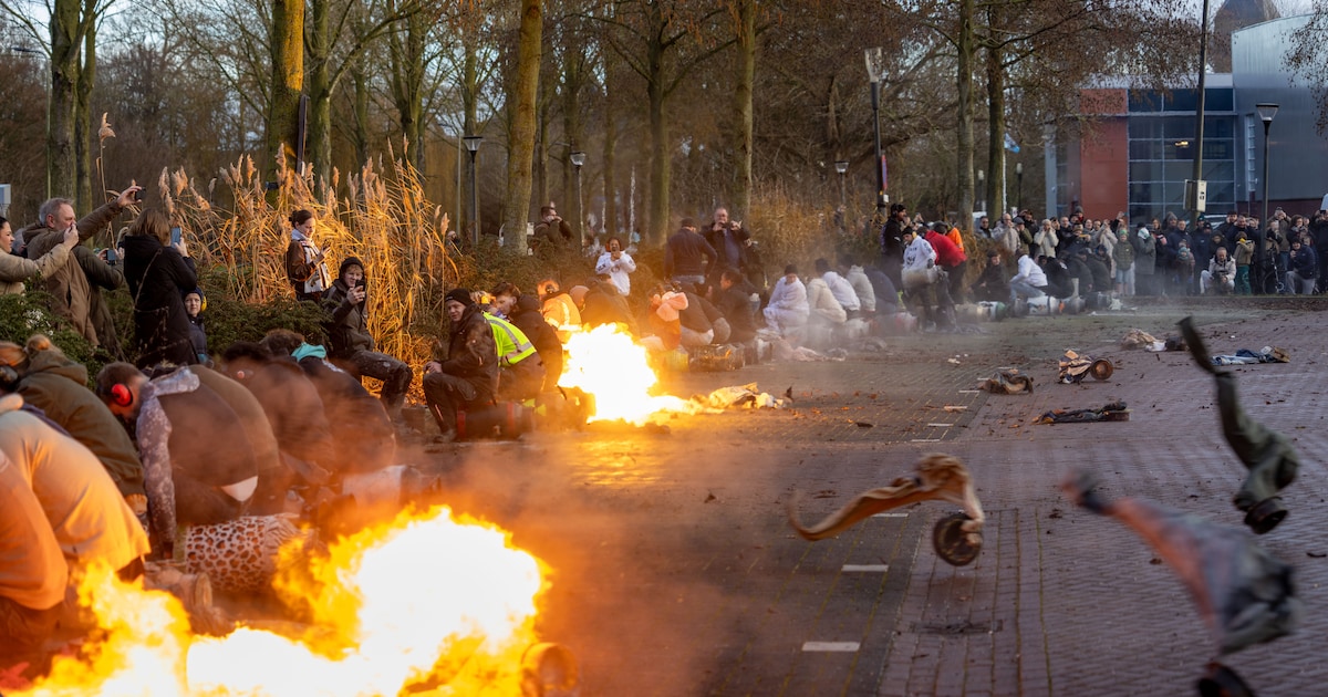 LIVE Oud en nieuw | Burgemeester heeft handen vol aan Wezep • Onvergetelijke dag voor Kampen