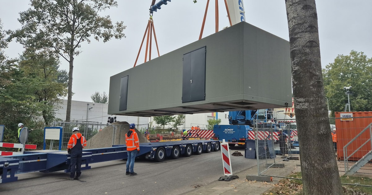 Imposante ‘hijsklus’ is een belangrijke stap om stroomnet in Deventer te versterken