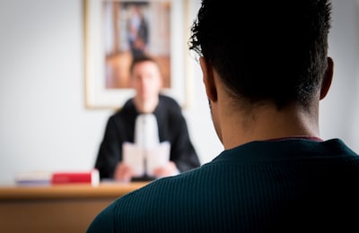 Zijn TikTok-filmpjes waren al schokkend, op de kamer van Osama treft politie meer aan: 'Ik ben geen 