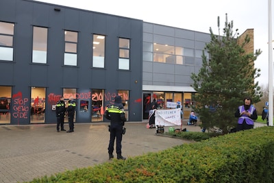 Kleuterjuf, docent en dominee voor de rechter vanwege bekladding van pand Christenen voor Israël, wa