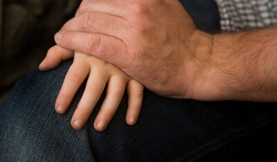 Hechte vriendschap of verziekte relatie? Nijkerkse horeca-ondernemer ontkent seksueel misbruik minde