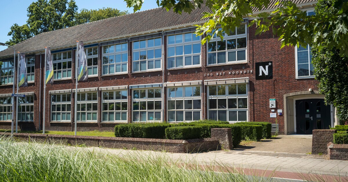 Oude scholen verdienen beschermde status volgens stichting, maar Twenterand weigert | Foto