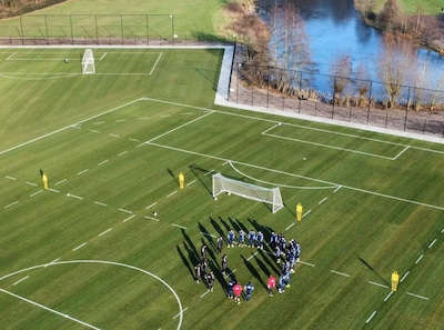 Zuid-Spanje of Zwolle? Trainer Henry van der Vegt ziet bijna geen verschil door gloednieuwe velden
