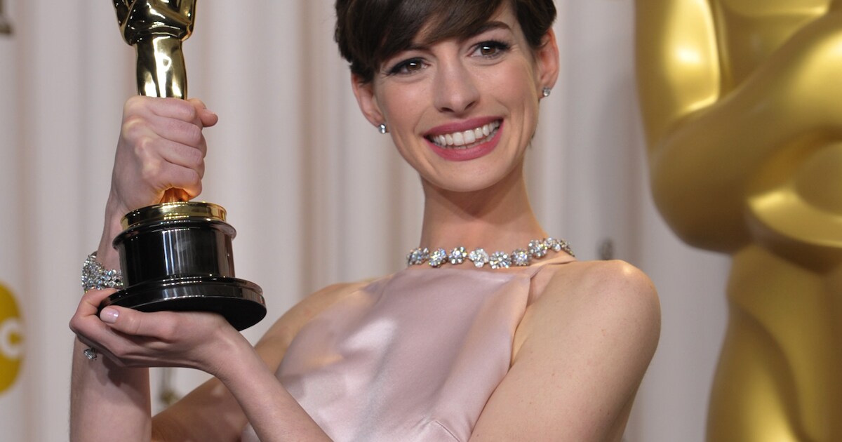 anne-hathaway-ik-stond-met-harde-tepels-en-een-dikke-keel-op-het