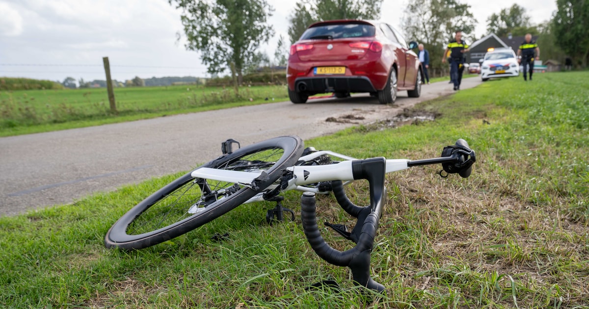 Wielrenner ernstig gewond na aanrijding met auto in Wilp.