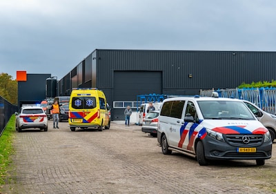 Medewerker raakt ernstig gewond bij bedrijfsongeval in Harderwijk, inspectie doet onderzoek