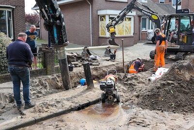 Apeldoorners opnieuw zonder water, tien leidingbreuken in twee dagen tijd: ‘Leve het noodpakket!’