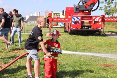 Brandweer Zwartebroek viert 100-jarig bestaan met drukbezochte open dag