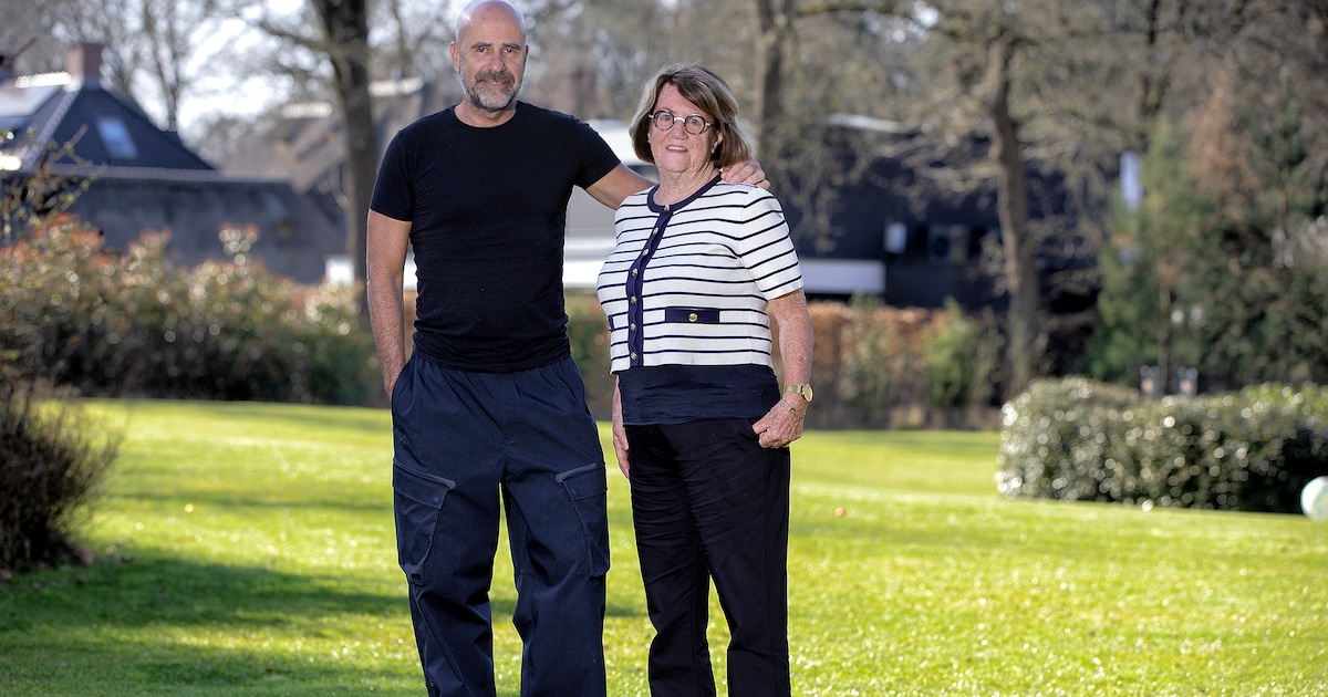 Vanuit Apeldoorn leeft moeder Tiny (87) intens mee met Peter Bosz: ‘Ik ga er helemaal in op en moet 