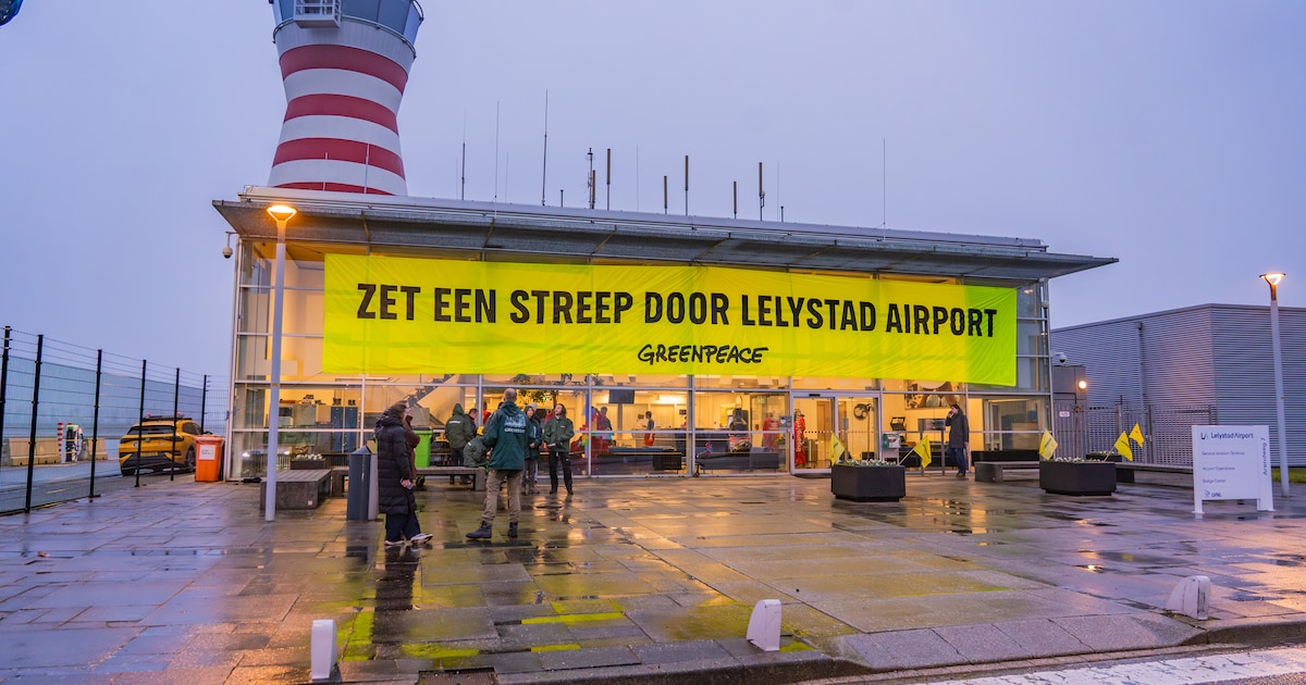 LIVE | ‘Politie onderhandelt over eindigen actie’ • Omliggende bedrijven merken gevolgen van bezetti