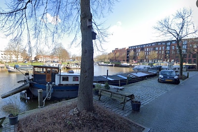 Wonen aan het water in de Zwolse binnenstad: deze 3 woonboten staan te koop