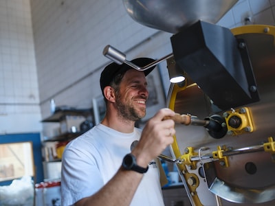 Apeldoornse koffiemerk Bosbrand is 10 jaar en staat op de kaart bij sterrenrestaurants