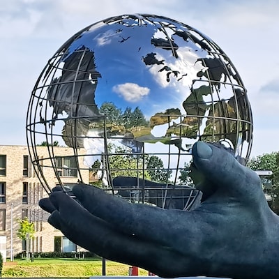Dit is het verhaal achter de gigantische wereldbol van AFAS, waar je zó in kunt stappen