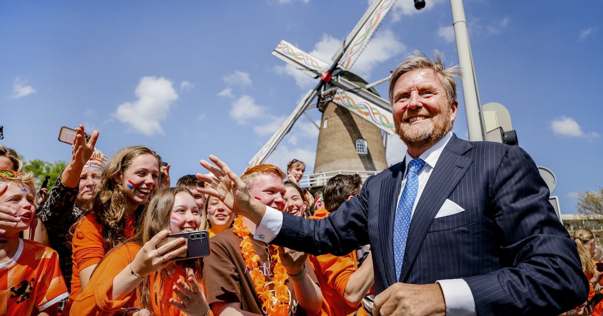 Vroeg koopjesjagen met een zaklamp, Koning viert 59ste verjaardag in Dokkum