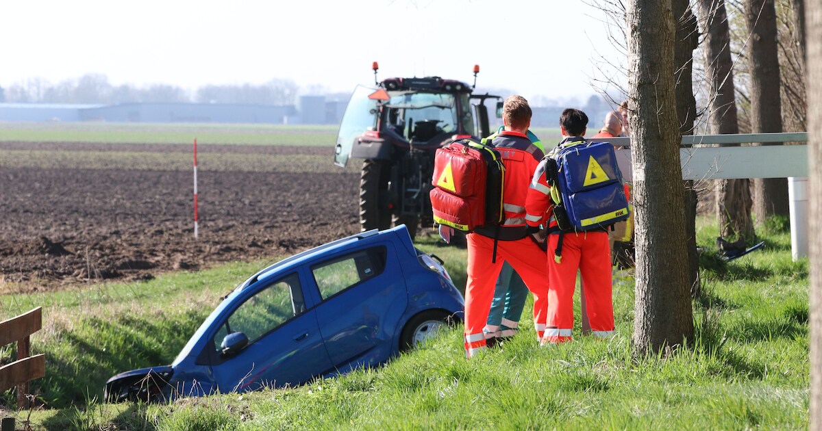 Bestuurder overleden na ernstig ongeluk op N351 bij Luttelgeest
