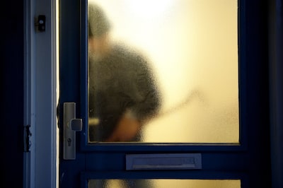 Woninginbraken in Overijssel bijna gehalveerd, maar dieven vinden een nieuwe route