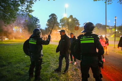 Man (49) voor rechter na bedreiging agent onder video van protesten in Apeldoorn: ‘Was een opwelling