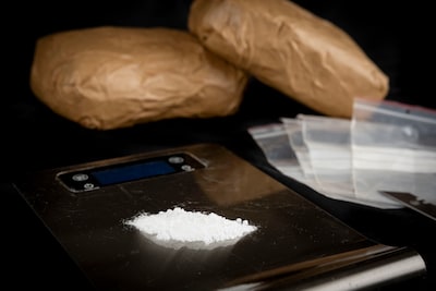 Gekraakte telefoon vol wapendeals wordt gebruikt op zijn adres, maar man (57) heeft andere verklarin