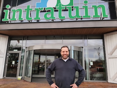 Twan is ‘meneer Intratuin’: ‘Ik begon als bezorger en ben nu de directeur’