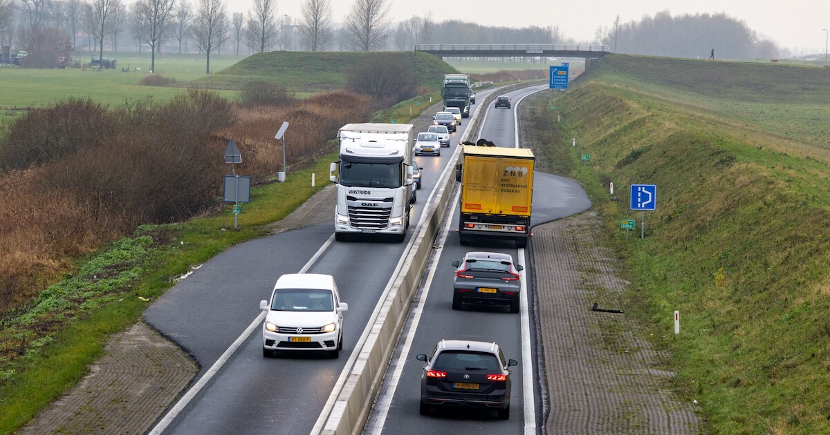File op N50 bij Kampen voorbij, weg weer vrij | Regio | De Stentor.nl