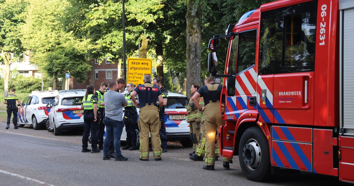 Politie en brandweer rukken uit naar woning Apeldoorn na melding chemische geur