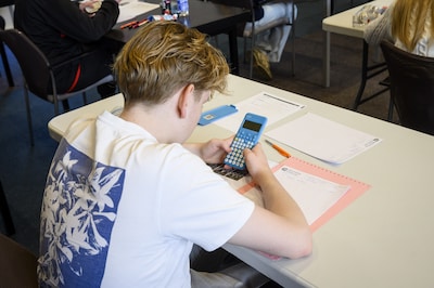 Spannendste weken schooltijd van start: 295 leerlingen in Hellendoorn doen eindexamen
