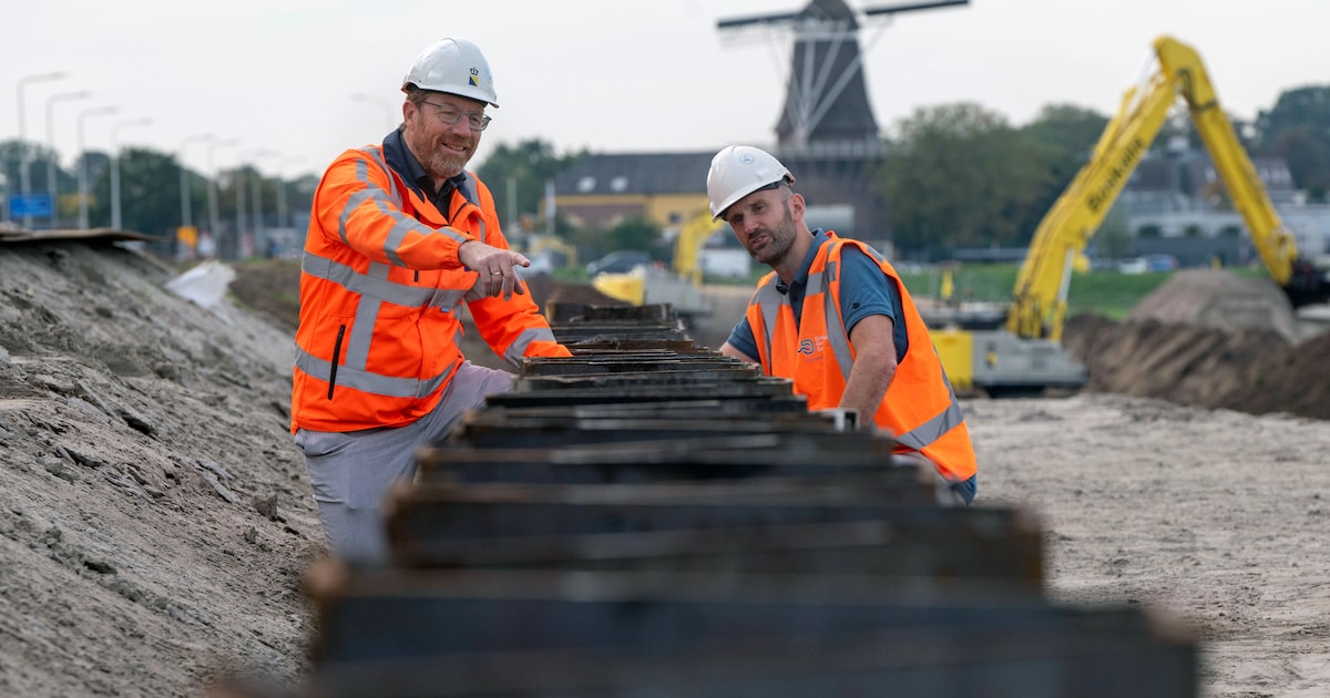 Werk aan afgesloten dijkweg N337 op schema, maar sluipverkeer in buitengebied baart zorgen