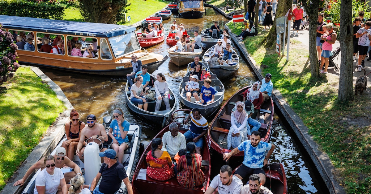 Niet alleen bootjes, ook verhuurders verdringen zich om ruimte in Giethoorn