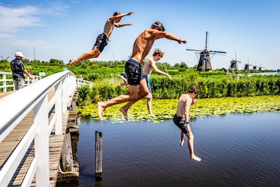 LIVE | Hoger risico op natuurbrand • Deze tips geven lezers tegen de warmte