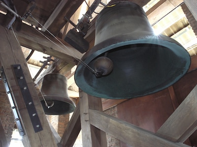 Noodklokken luiden voor carillon Martinikerk; dringend onderhoud nodig