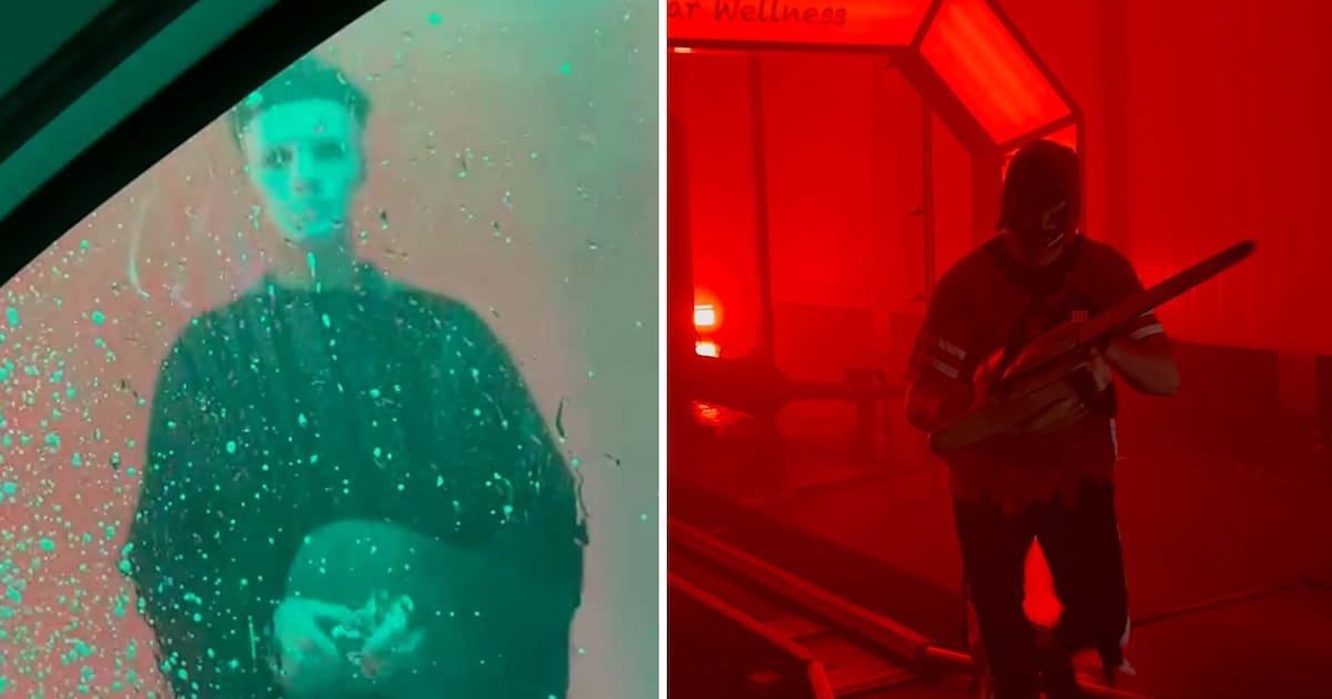 KIJK | Je bent in een wasstraat en uit de mist duiken zombies op, enkele met kettingzagen