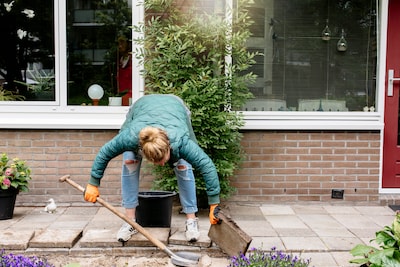 In Epe kunnen mensen zich aanmelden om gratis (tuin)tegels op te laten halen