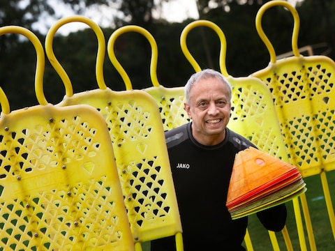 Frank Koch was wel klaar met het trainersvak, maar liet zich toch weer verleiden: ‘Dit had ik tien jaar eerder moeten doen’