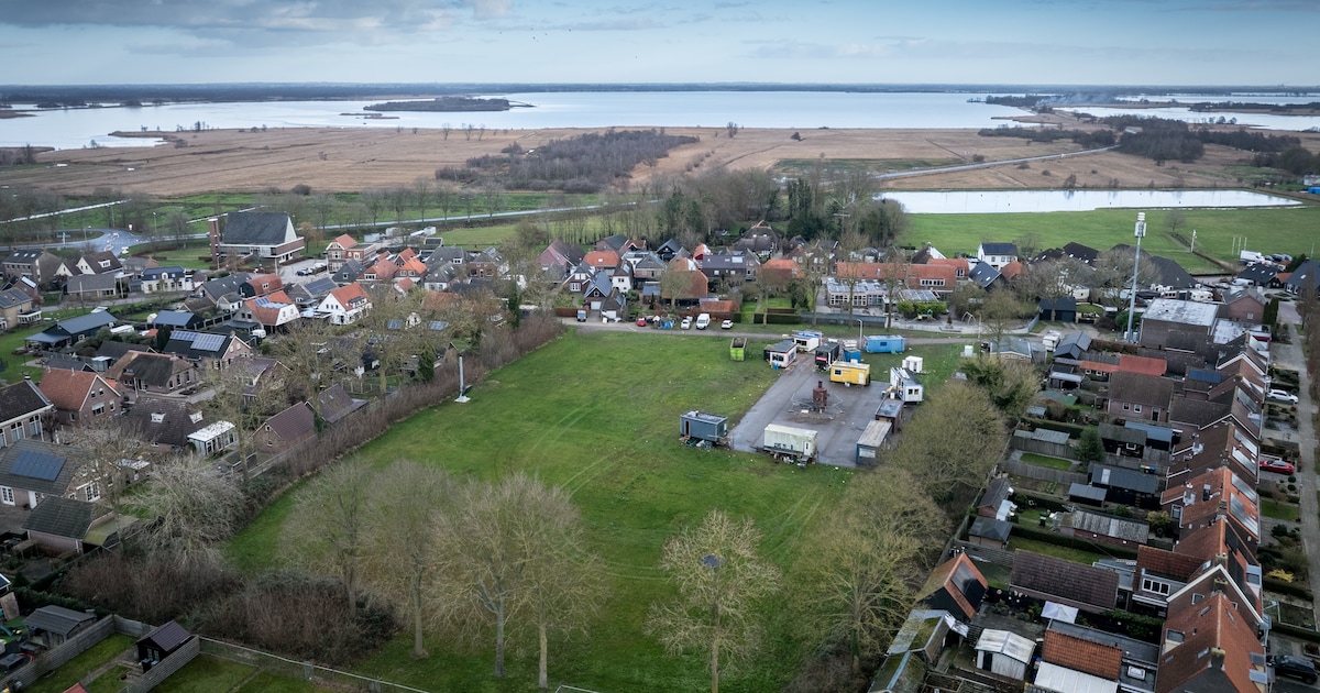 Spullen van Oranjevereniging liggen nu overal, daarom wil ‘Klooster’ een eigen loods