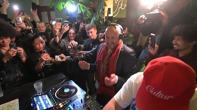 KIJK | Burgemeester Marcouch zweept de kiezers op als dj