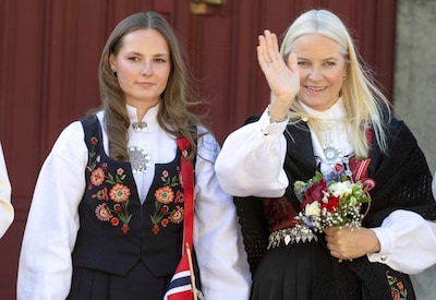 Prinses Ingrid Alexandra snel naar Noorwegen om bij zieke moeder Mette-Marit te zijn
