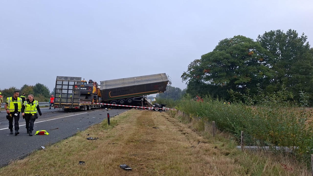 Meerdere voertuigen betrokken bij groot ongeval A73 Belfeld