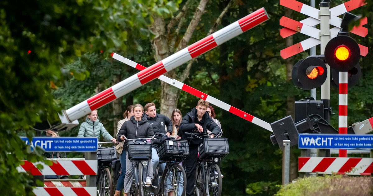 Scholen nemen geen risico en schakelen touringcars in vanwege deze onveilige plek in Ermelo