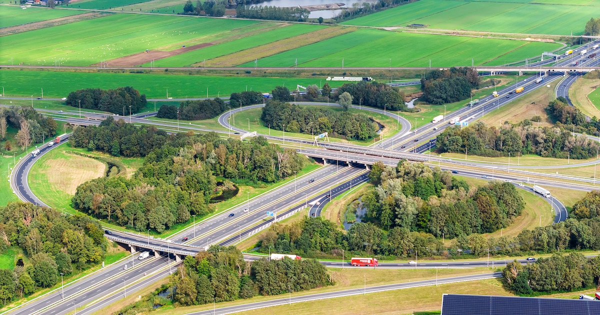 A50 in april aantal keer dicht voor onderhoud, dat betekent omrijden tussen Hattemerbroek en Epe