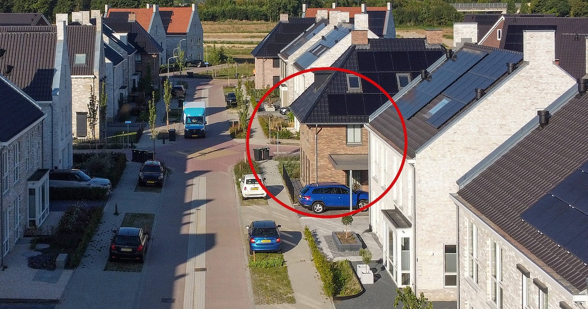 Hele straat moet en zal op één lijn: buren eisen dat gevel van nieuw ...