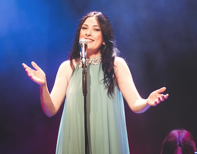 Anonieme brief en paniek bij theater: zo werd Syrische topzangeres gecanceld in Zwolle