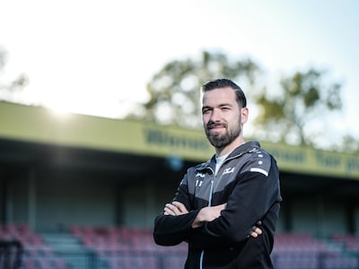 Geblesseerde Yilmaz lapt alle medische adviezen aan de laars, valt toch in én scoort de winnende: ‘H