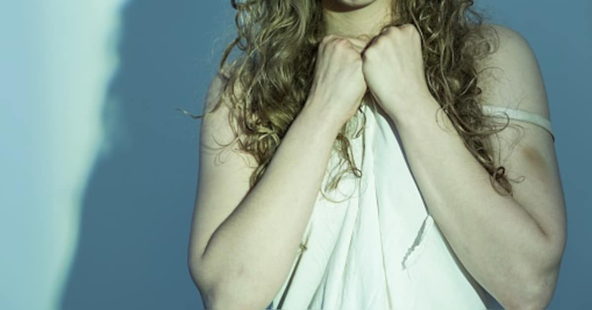 Docent (nu 66) verkrachtte puber die bij hem inwoonde: na 30 jaar alsnog de cel in