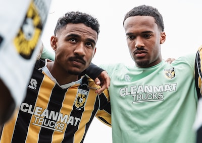 Clean Mat Trucks blijft tot 2029 sponsor van Vitesse: ‘Club voelt voor mij als thuis’