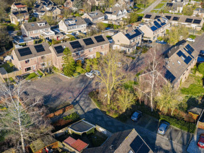 Ze wonen tegenover onbewoonbare huizen in Dalfsen en hebben dezelfde gezondheidsklachten: ‘Waarom me