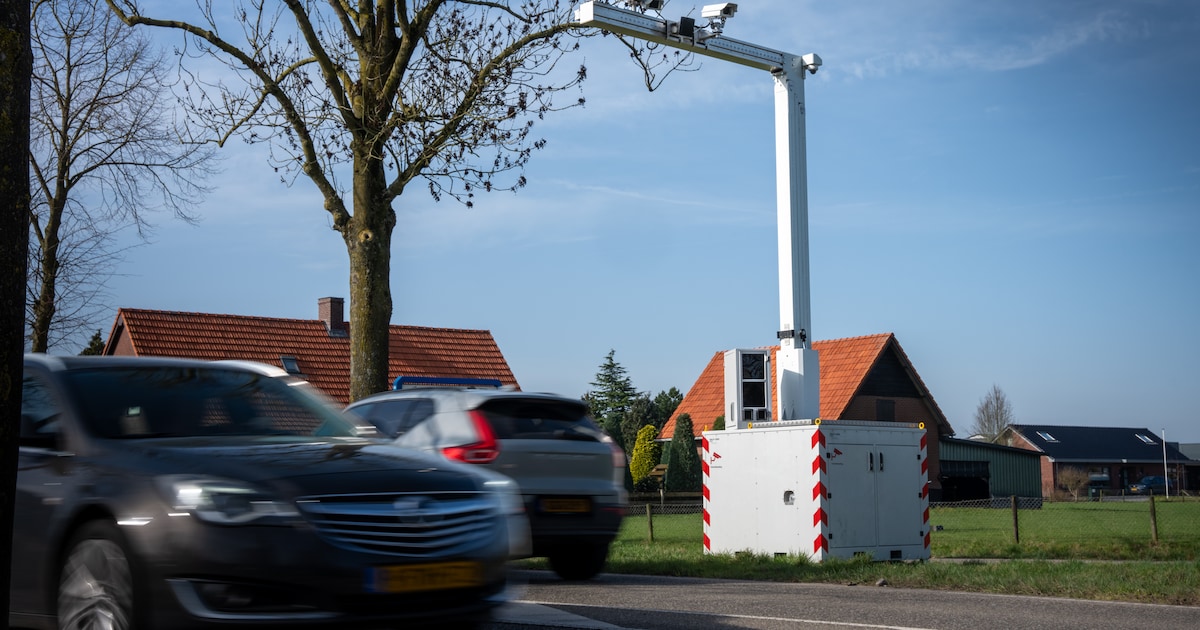 Slimme flitser in Huissen ziet precies wie belt of appt achter het stuur: 16 boetes per dag