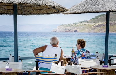 Midden in de zomer op vakantie? Voor twee derde van de Nederlanders is dat financieel een flinke opgave