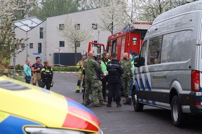 Explosie in Almere door ingenieus systeem, politie vindt meer bommen bij verdachte (24)