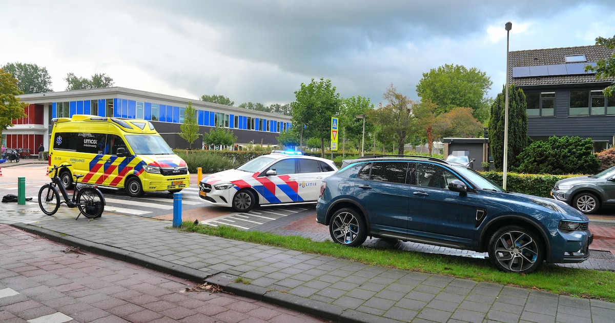 Fietsster gewond bij aanrijding met auto in Meppel