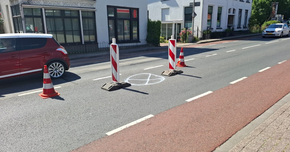 Zinkgat legt deel van Zutphenseweg in Lochem plat: verkeer vrijdag omgeleid